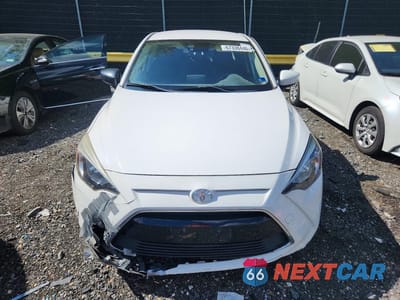 Piąte zdjęcie samochodu w środku: 2017 TOYOTA YARIS IA BASE VIN:3MYDLBYV5HY176758 - miniatura