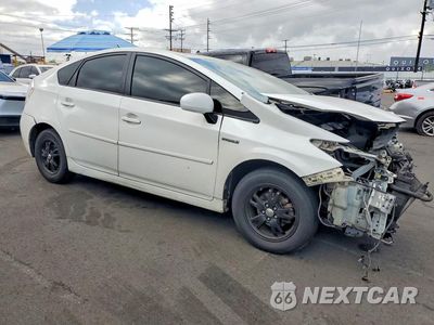 Czwarte zdjęcie samochodu z boku: 2013 TOYOTA PRIUS TWO VIN:JTDKN3DU0D1693211 - miniatura