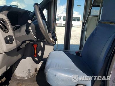 Zdjęcie 7 z 13 samochodu: 2021 FORD ECONOLINE E350 SUPER DUTY CUTAWAY VAN VIN:1FDEE3FN3MDC10808 - miniatura