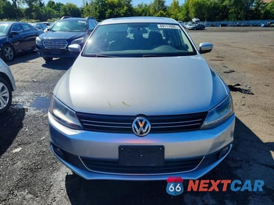Piąte zdjęcie samochodu w środku: 2014 VOLKSWAGEN JETTA SEL VIN:3VWL17AJ5EM441554 - miniatura