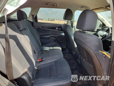 Zdjęcie 11 z 13 samochodu: 2019 KIA SORENTO LX VIN:5XYPG4A34KG567884 - miniatura