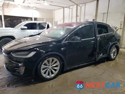 2019 TESLA MODEL X 5YJXCAE20KF161376 - główne zdjęcie licytacji z USA - miniatura