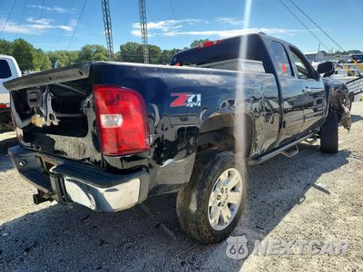 Trzecie zdjęcie samochodu z tyłu: 2013 CHEVROLET SILVERADO K1500 LT VIN:1GCRKSE78DZ299810 - miniatura