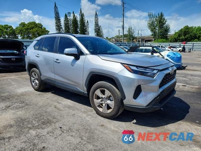 Czwarte zdjęcie samochodu z boku: 2025 TOYOTA RAV4 XLE VIN:2T3W1RFV6SC329820 - miniatura