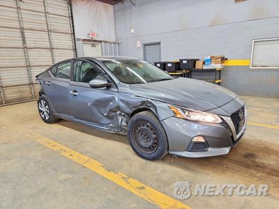 Czwarte zdjęcie samochodu z boku: 2019 NISSAN ALTIMA S VIN:1N4BL4BV5KC167011 - miniatura