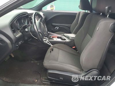 Zdjęcie 7 z 12 samochodu: 2017 DODGE CHALLENGER SXT VIN:2C3CDZAG3HH659185 - miniatura