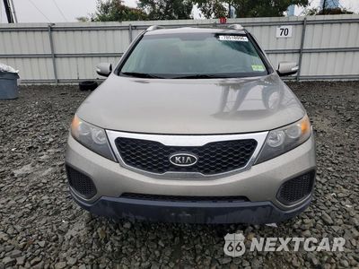 Piąte zdjęcie samochodu w środku: 2012 KIA SORENTO BASE VIN:5XYKTDA24CG269995 - miniatura