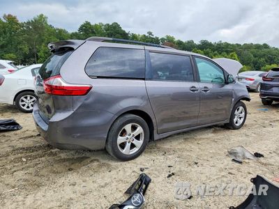 Trzecie zdjęcie samochodu z tyłu: 2019 TOYOTA SIENNA LE VIN:5TDKZ3DC1KS015756 - miniatura