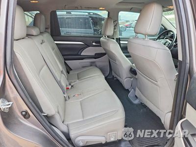Zdjęcie 11 z 14 samochodu: 2018 TOYOTA HIGHLANDER XLE VIN:5TDJZRFHXJS524461 - miniatura