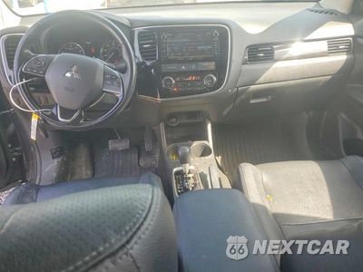 Zdjęcie 8 z 13 samochodu: 2016 MITSUBISHI OUTLANDER SE VIN:JA4AZ3A31GZ022965 - miniatura