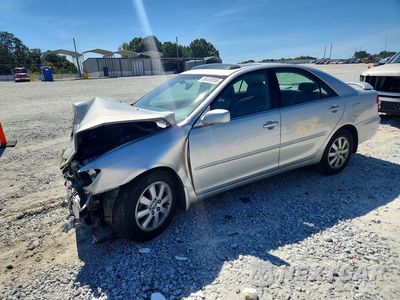 2004 TOYOTA CAMRY XLE 4T1BE32K74U939022 - główne zdjęcie licytacji z USA - miniatura