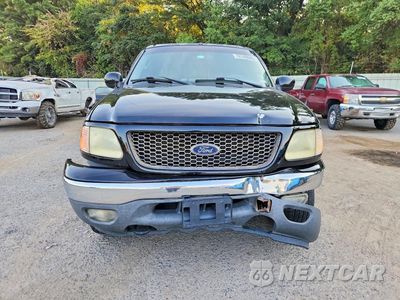 Piąte zdjęcie samochodu w środku: 2002 FORD F150 VIN:1FTRW08L82KC86806 - miniatura