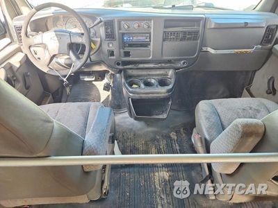 Zdjęcie 8 z 14 samochodu: 2003 CHEVROLET EXPRESS 1500 DELIVERY VAN VIN:1GCFG15X231174958 - miniatura