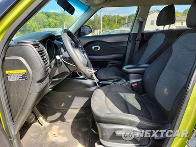 Zdjęcie 7 z 12 samochodu: 2018 KIA SOUL + VIN:KNDJP3A50J7900465 - miniatura