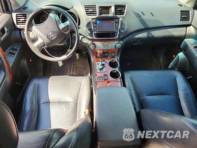 Zdjęcie 8 z 13 samochodu: 2013 TOYOTA HIGHLANDER LIMITED VIN:5TDDK3EH4DS202502 - miniatura