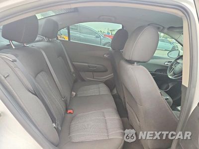 Zdjęcie 10 z 13 samochodu: 2014 CHEVROLET SONIC LT VIN:1G1JC5SH8E4241020 - miniatura