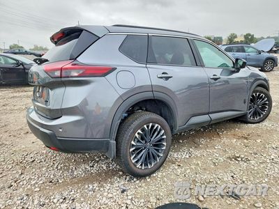 Trzecie zdjęcie samochodu z tyłu: 2026 NISSAN ROGUE DARK ARMOR VIN:5N1BT3BB3TC775102 - miniatura