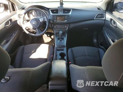 Zdjęcie 8 z 12 samochodu: 2018 NISSAN SENTRA S VIN:3N1AB7AP5JY209750 - miniatura