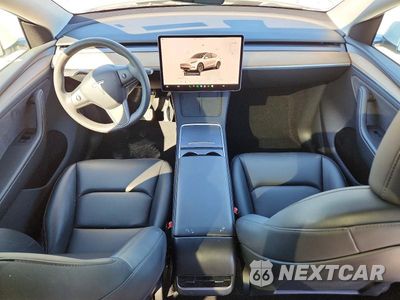 Zdjęcie 8 z 12 samochodu: 2025 TESLA MODEL Y VIN:7SAYGDED2SA347254 - miniatura