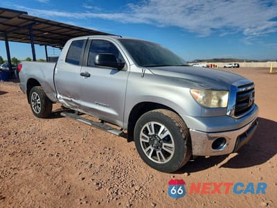 Czwarte zdjęcie samochodu z boku: 2011 TOYOTA TUNDRA DOUBLE CAB SR5 VIN:5TFRM5F17BX025738 - miniatura