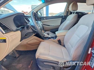 Zdjęcie 7 z 13 samochodu: 2018 HYUNDAI TUCSON SE STANDARD VIN:KM8J23A45JU791259 - miniatura