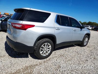 Trzecie zdjęcie samochodu z tyłu: 2021 CHEVROLET TRAVERSE LS VIN:1GNEVFKW8MJ219162 - miniatura