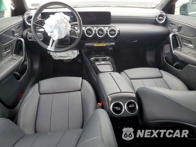 Zdjęcie 8 z 12 samochodu: 2025 MERCEDES-BENZ CLA 250 4MATIC VIN:W1K5J4HB3SN550174 - miniatura