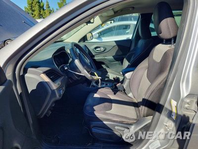 Zdjęcie 7 z 13 samochodu: 2015 JEEP CHEROKEE SPORT VIN:1C4PJLAB2FW505931 - miniatura