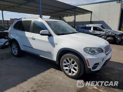 Czwarte zdjęcie samochodu z boku: 2013 BMW X5 XDRIVE35I VIN:5UXZV4C5XD0B11007 - miniatura