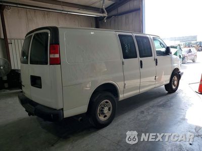 Trzecie zdjęcie samochodu z tyłu: 2022 CHEVROLET EXPRESS G2500 DELIVERY VAN VIN:1GCWGAFP0N1282982 - miniatura