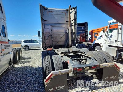 Zdjęcie 6 z 13 samochodu: 2016 VOLVO VNL SEMI TRUCK VIN:4V4NC9EH9GN940007 - miniatura
