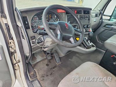 Zdjęcie 8 z 13 samochodu: 2015 KENWORTH T680 SEMI TRUCK VIN:1XKYA48X6FJ462482 - miniatura
