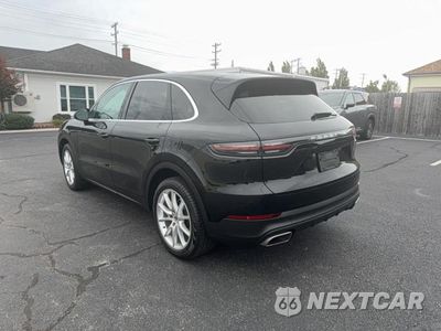 Trzecie zdjęcie samochodu z tyłu: 2020 PORSCHE CAYENNE VIN:WP1AA2AY9LDA03007 - miniatura