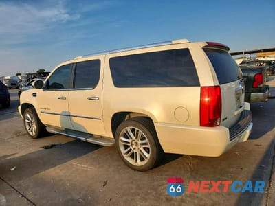 Drugie zdjęcie samochodu z przodu: 2010 CADILLAC ESCALADE ESV LUXURY VIN:1GYUKHEF8AR138349 - miniatura