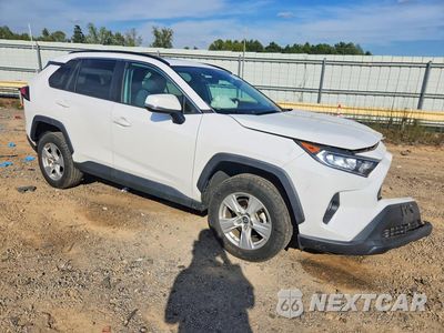 Czwarte zdjęcie samochodu z boku: 2019 TOYOTA RAV4 XLE VIN:2T3P1RFV8KC008446 - miniatura