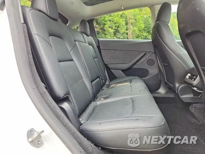 Zdjęcie 10 z 13 samochodu: 2024 TESLA MODEL Y VIN:7SAYGDEE1RA259976 - miniatura