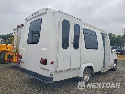 Czwarte zdjęcie samochodu z boku: 2006 FORD ECONOLINE E350 SUPER DUTY CUTAWAY VAN VIN:1FDWE35L16HA47608 - miniatura