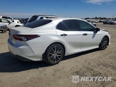 Trzecie zdjęcie samochodu z tyłu: 2022 TOYOTA CAMRY XLE VIN:4T1F31AK6NU595066 - miniatura