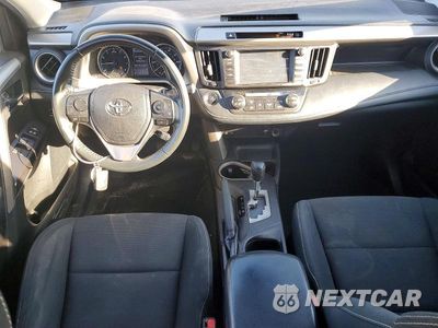 Zdjęcie 8 z 14 samochodu: 2018 TOYOTA RAV4 XLE VIN:2T3RFREV9JW831671 - miniatura
