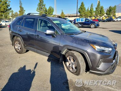 Czwarte zdjęcie samochodu z boku: 2025 TOYOTA RAV4 LE VIN:JTMMWRFV0SD295619 - miniatura