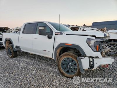 Czwarte zdjęcie samochodu z boku: 2026 GMC SIERRA K2500 AT4 VIN:1GT4UPEY5TF282232 - miniatura