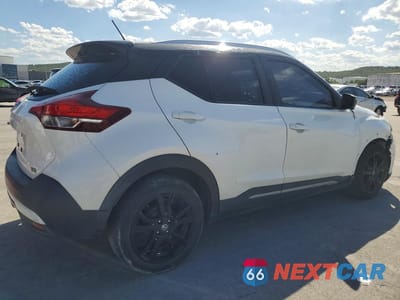 Trzecie zdjęcie samochodu z tyłu: 2019 NISSAN KICKS SR VIN:3N1CP5CUXKL569628 - miniatura
