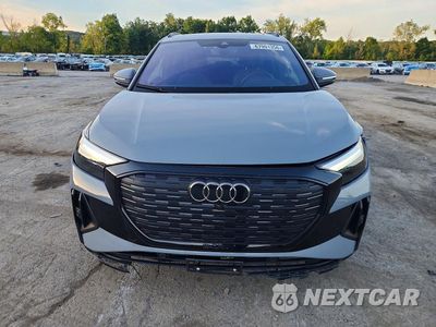 Piąte zdjęcie samochodu w środku: 2025 AUDI Q4 E-TRON PREMIUM VIN:WA1KUBFZ9SP039737 - miniatura