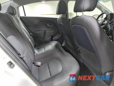 Zdjęcie 10 z 12 samochodu: 2016 KIA RIO LX VIN:KNADM4A37G6681638 - miniatura
