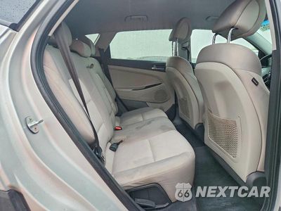 Zdjęcie 11 z 13 samochodu: 2016 HYUNDAI TUCSON SE VIN:KM8J3CA47GU067045 - miniatura