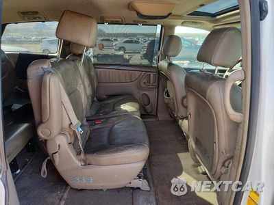 Zdjęcie 11 z 13 samochodu: 2004 TOYOTA SIENNA XLE LIMITED 7 PASSENGER VIN:5TDBA22C14S013755 - miniatura