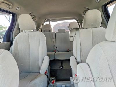 Zdjęcie 10 z 13 samochodu: 2014 TOYOTA SIENNA LE VIN:5TDKK3DC5ES525486 - miniatura