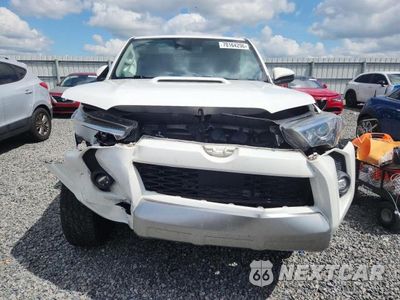 Piąte zdjęcie samochodu w środku: 2022 TOYOTA 4RUNNER TRD OFF-ROAD VIN:JTEPU5JR3N5977278 - miniatura