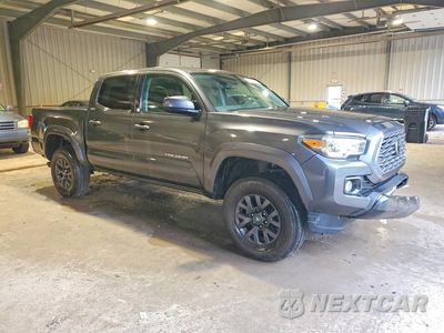Czwarte zdjęcie samochodu z boku: 2020 TOYOTA TACOMA SR5 V6 VIN:3TMCZ5ANXLM294342 - miniatura