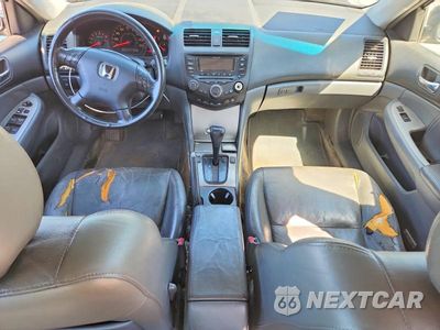 Zdjęcie 8 z 12 samochodu: 2005 HONDA ACCORD EX VIN:1HGCM665X5A039768 - miniatura